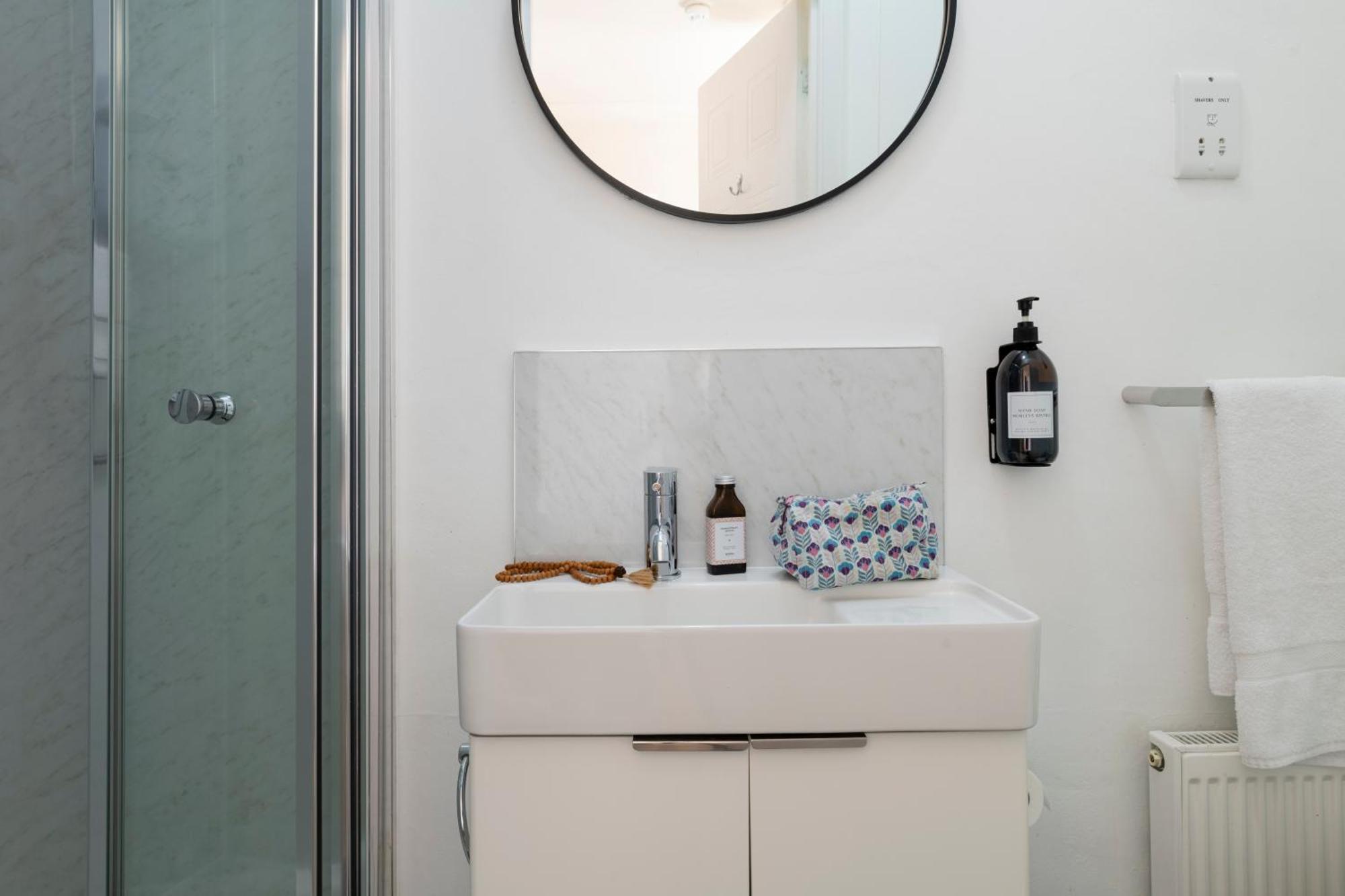 Morleys Rooms - Located In The Heart Of Hurstpierpoint By Huluki Sussex Stays 外观 照片